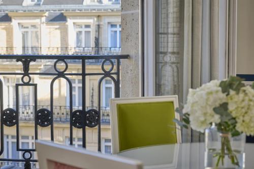 Suite Deluxe de 2 dormitorios con vistas al patio del hotel Fraser Suites Le Claridge Champs-Elysées. Foto 4