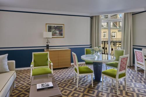 Suite Deluxe de 2 dormitorios con vistas al patio del hotel Fraser Suites Le Claridge Champs-Elysées. Foto 7