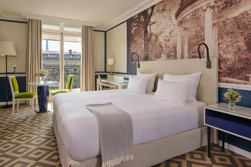 Suite Executive con vistas a los Campos Elíseos del hotel Fraser Suites Le Claridge Champs-Elysées. Foto 4