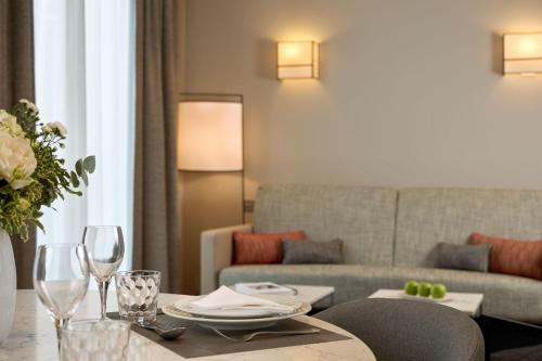 Suite Premier de 2 dormitorios del hotel Fraser Suites Le Claridge Champs-Elysées. Foto 4