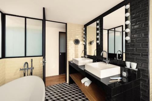 Privilege Room – Eiffel Tower View & Balcony del hotel Terrass. Foto 5
