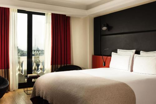 Junior Suite – Eiffel Tower View del hotel Terrass. Foto 2