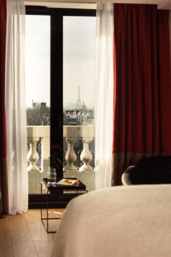 Junior Suite – Eiffel Tower View del hotel Terrass. Foto 4