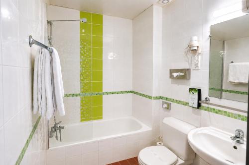 Habitación Doble del hotel Kyriad Paris 13 - Italie Gobelins. Foto 2