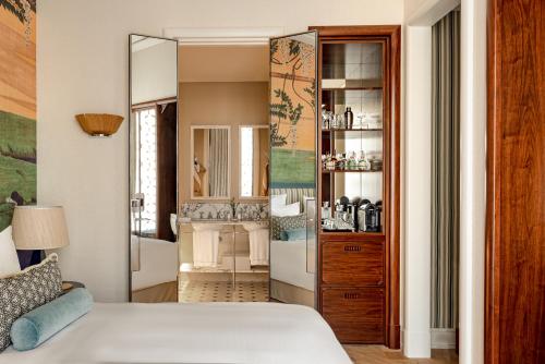 Habitación Boudoir del hotel Saint James Paris. Foto 3