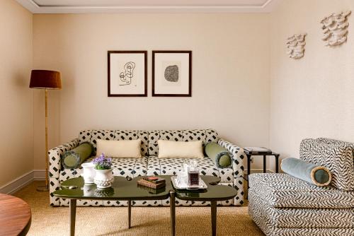 Suite del hotel Saint James Paris. Foto 3