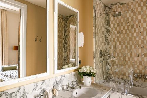 Suite del hotel Saint James Paris. Foto 5