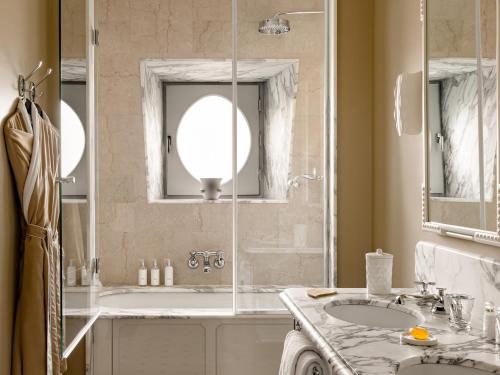Suite Junior - Planta superior del hotel Saint James Paris. Foto 3