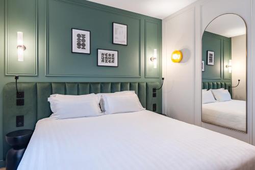 Habitación Superior con cama extragrande del hotel Elysee Secret. Foto 1