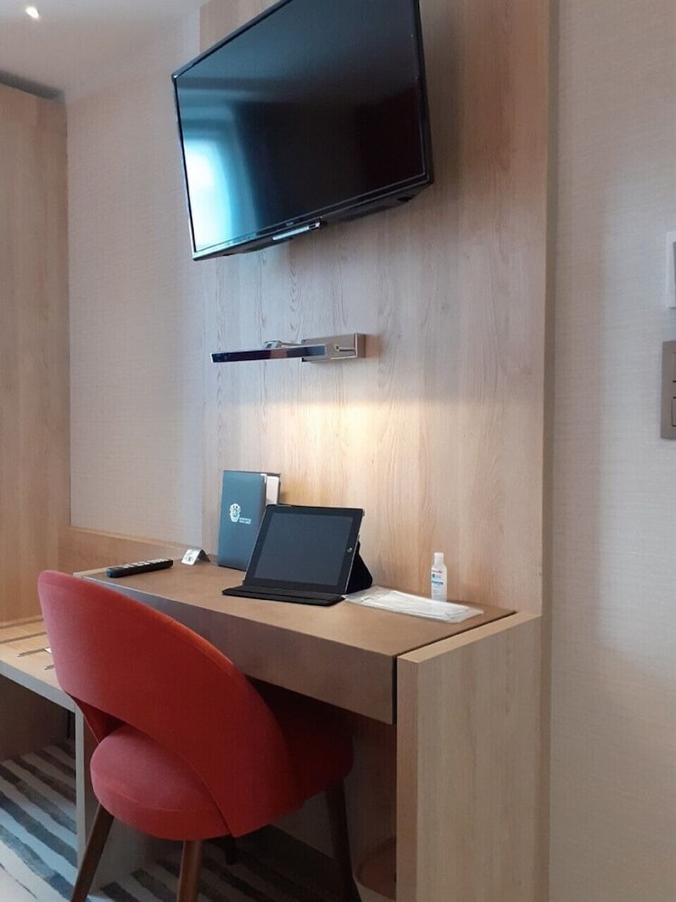 Habitación individual estándar del hotel Prince Albert Lyon Bercy. Foto 1