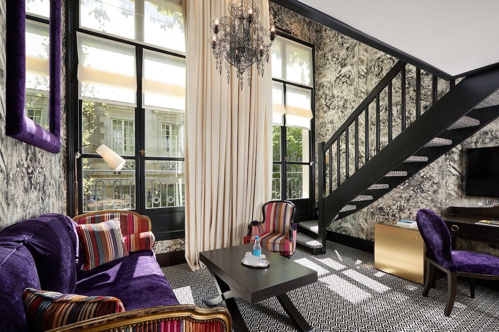 Suite junior del hotel PAVILLON DE LA REINE. Foto 5