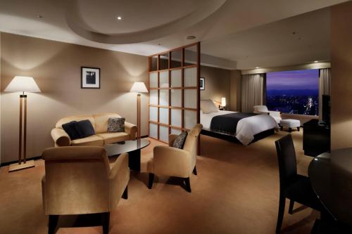 Suite Junior con cama extragrande del hotel Granvia Kyoto. Foto 6