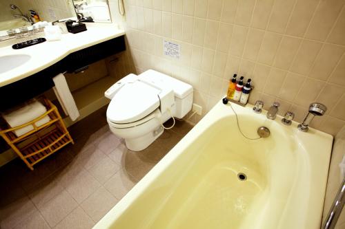Habitación Doble Estándar - 2 camas - No fumadores del hotel Granvia Kyoto. Foto 4