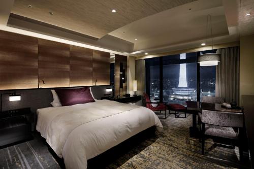 Deluxe Double Room with Tower View and Club Lounge Access - Non - Smoking del hotel Granvia Kyoto. Foto 7