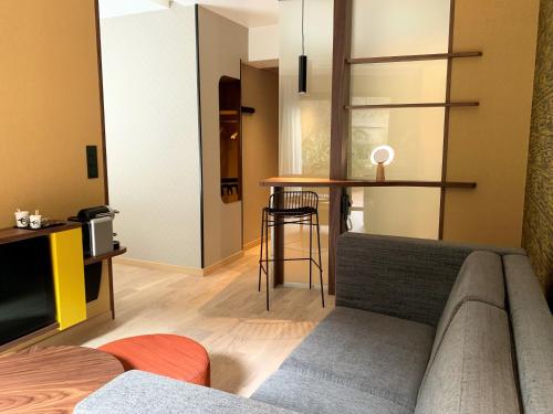 Habitación Doble con terraza del hotel Oceania Paris Porte De Versailles. Foto 2