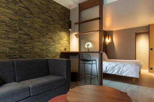 Habitación Doble con terraza del hotel Oceania Paris Porte De Versailles. Foto 5