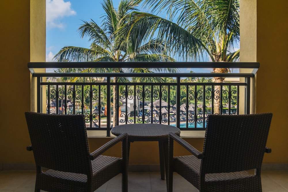 Habitación doble (Near Pool) del hotel Iberostar Waves Bahia. Foto 4