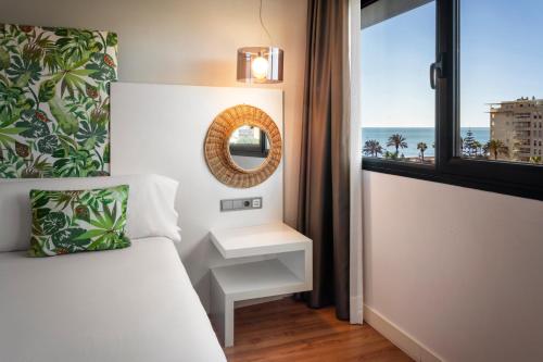 Habitación Doble Superior con vistas - 1 o 2 camas del hotel Catalonia Málaga. Foto 3