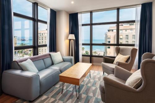 Suite Junior Deluxe del hotel Catalonia Málaga