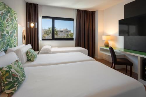 Habitación Triple del hotel Catalonia Málaga