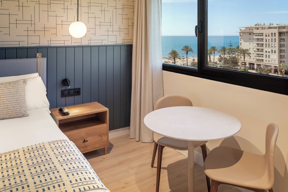 Habitación Premium doble (View) del hotel Catalonia Málaga. Foto 4