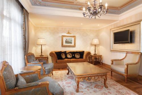 Suite de 1 dormitorio para no fumadores - 1 cama extragrande del hotel Crowne Plaza Istanbul - Old City, An Ihg. Foto 3