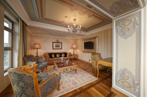 Suite de 1 dormitorio para no fumadores - 1 cama extragrande del hotel Crowne Plaza Istanbul - Old City, An Ihg. Foto 6