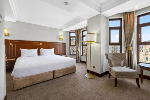 Habitación Premium con acceso al salón - 1 cama extragrande - Para fumadores del hotel Crowne Plaza Istanbul - Old City, An Ihg. Foto 3