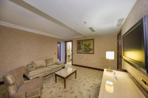 Suite Junior con cama grande - no fumadores del hotel Crowne Plaza Istanbul - Old City, An Ihg. Foto 4