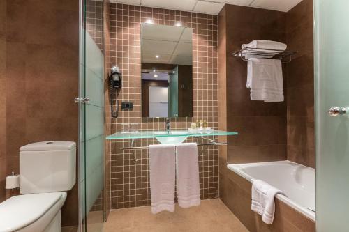 Suite Familiar del hotel Eurostars Rey Fernando. Foto 7