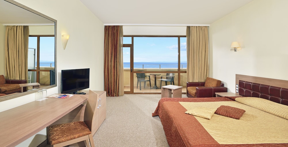 Habitación Familiar Vistas al Parque del hotel Sol Nessebar Palace - All Inclusive