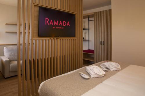 Habitación Doble Superior - No fumadores del hotel Ramada By Wyndham Madrid Getafe. Foto 1