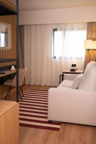 Habitación Doble Superior - No fumadores del hotel Ramada By Wyndham Madrid Getafe. Foto 15