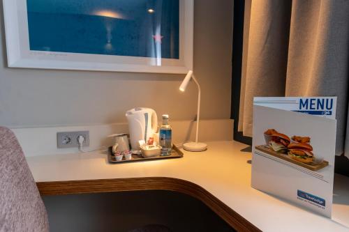 Habitación Doble adaptada para personas con movilidad reducida del hotel Travelodge Málaga Airport. Foto 13