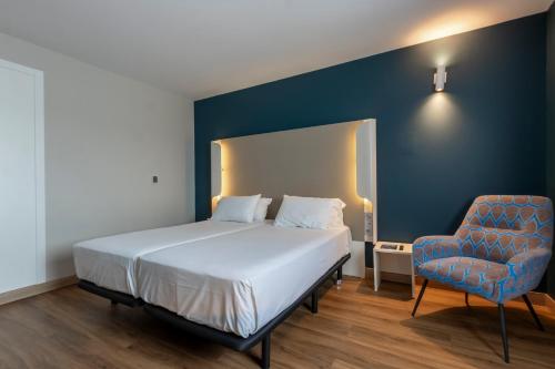Habitación Doble - 2 camas del hotel Travelodge Málaga Airport. Foto 3