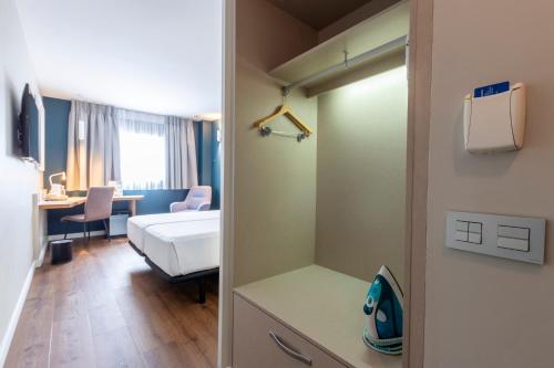 Habitación Doble - 2 camas del hotel Travelodge Málaga Airport. Foto 9