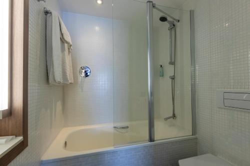 Habitación Doble - 2 camas del hotel Travelodge Málaga Airport. Foto 12