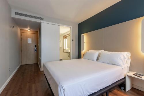 Habitación Doble del hotel Travelodge Málaga Airport. Foto 1