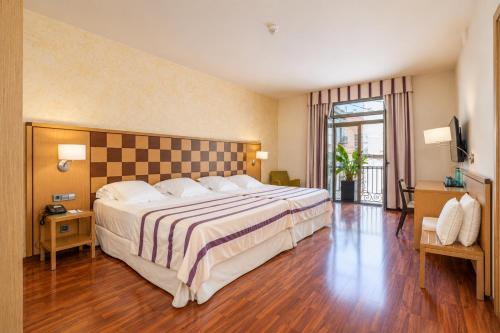 Habitación Doble Superior con 2 camas grandes del hotel Duran and Restaurant. Foto 4