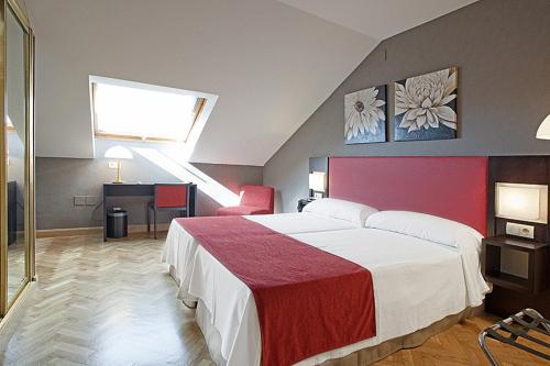 Habitación Doble del hotel Carlos III. Foto 4