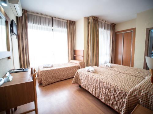 Habitación Familiar del hotel Castilla. Foto 1