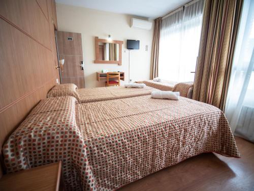 Habitación Familiar del hotel Castilla. Foto 8