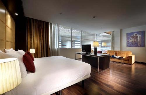 Suite del hotel Eurostars Zaragoza. Foto 4