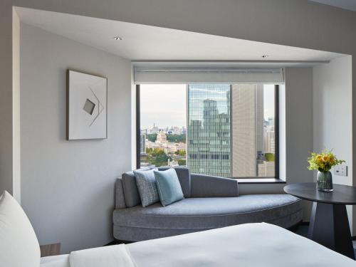 Habitación Clásica con cama extragrande - Planta superior del hotel Intercontinental Ana Tokyo, An Ihg