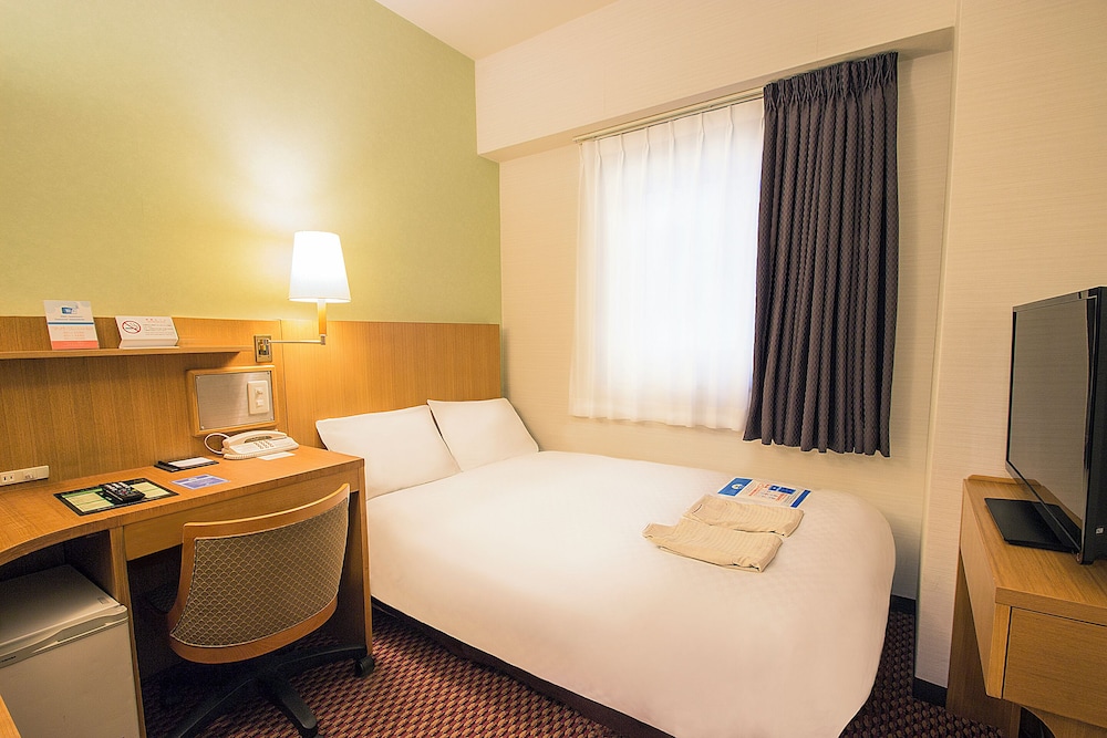 Habitación económica doble, no fumadores del hotel Hearton Shinsaibashi. Foto 2