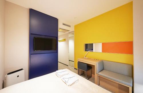 Habitación Doble Económica - No fumadores del hotel Sotetsu Grand Fresa Osaka - Namba. Foto 1