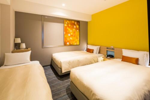 Habitación Triple - No fumadores del hotel Sotetsu Grand Fresa Osaka - Namba