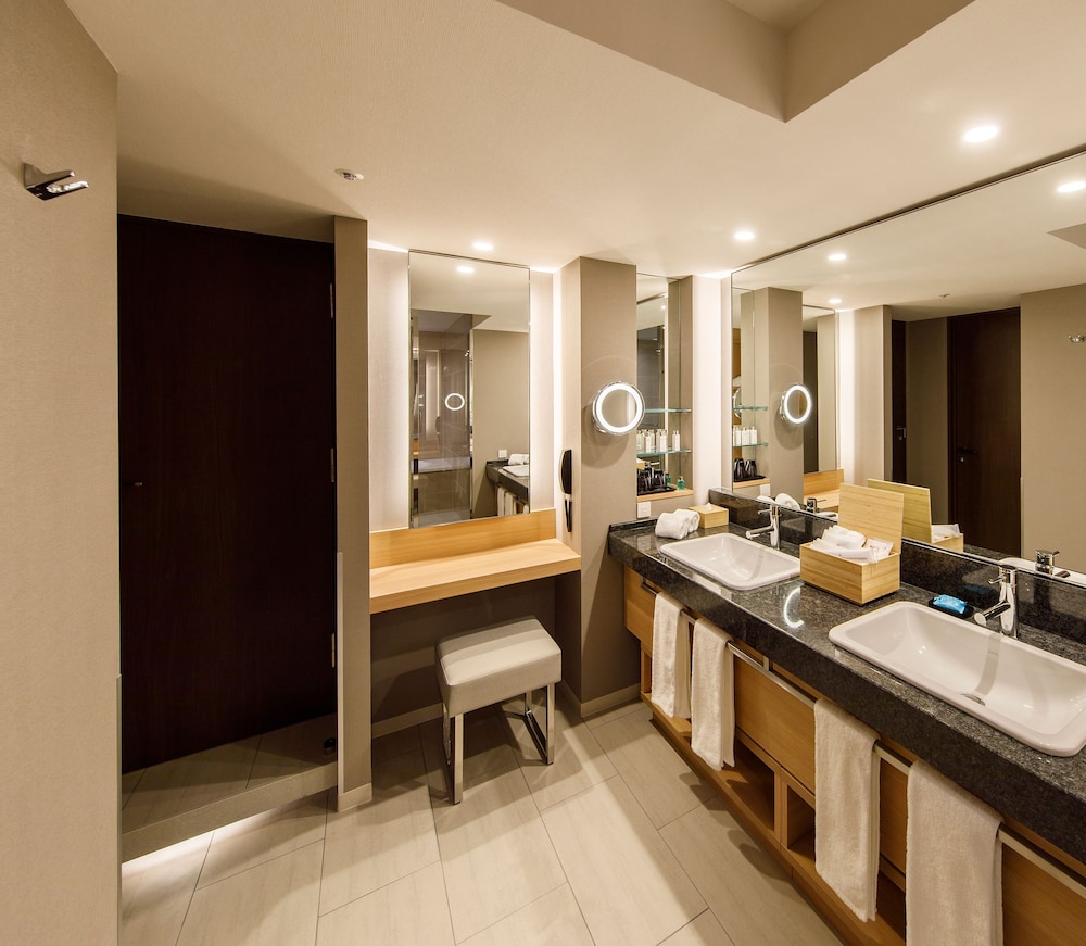 Suite Ejecutiva Nikko del hotel Nikko Osaka. Foto 5
