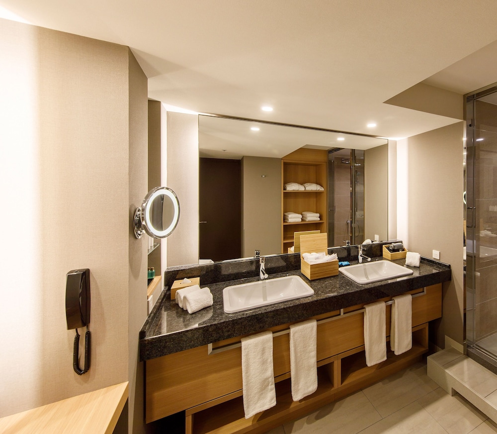 Suite Ejecutiva Nikko del hotel Nikko Osaka. Foto 6
