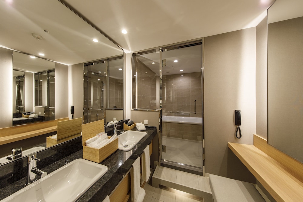 Suite Junior Nikko del hotel Nikko Osaka. Foto 5